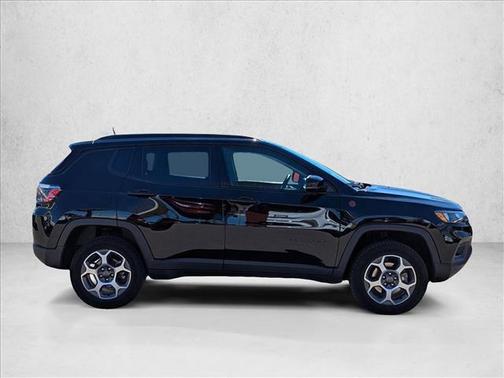 Diamond Black Crystal Pearlcoat 2022 Jeep Compass Trailhawk