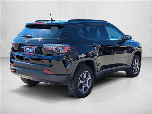 Diamond Black Crystal Pearlcoat 2022 Jeep Compass Trailhawk