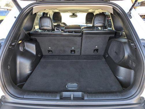 Bright White Clearcoat 2021 Jeep Cherokee Limited