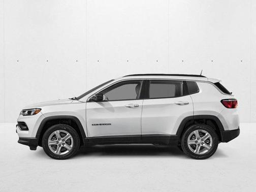 Bright White Clearcoat 2026 Jeep Compass Latitude