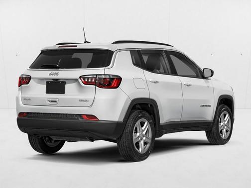 Bright White Clearcoat 2026 Jeep Compass Latitude