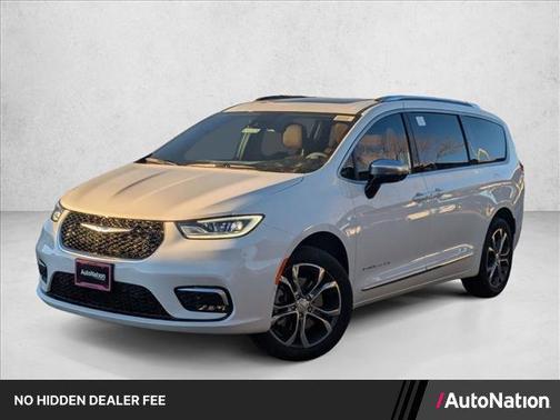 Bright White Clearcoat 2026 Chrysler Pacifica L