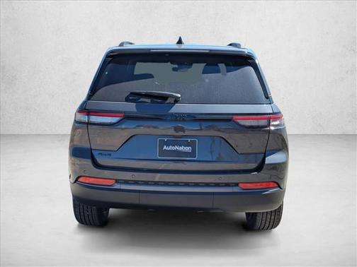 2026 Jeep Grand Cherokee Altitude