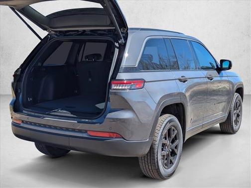 2026 Jeep Grand Cherokee Altitude