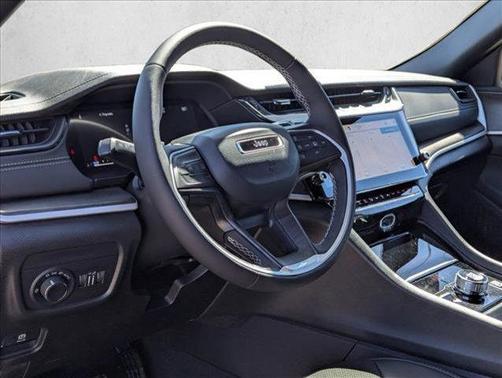 2026 Jeep Grand Cherokee Altitude