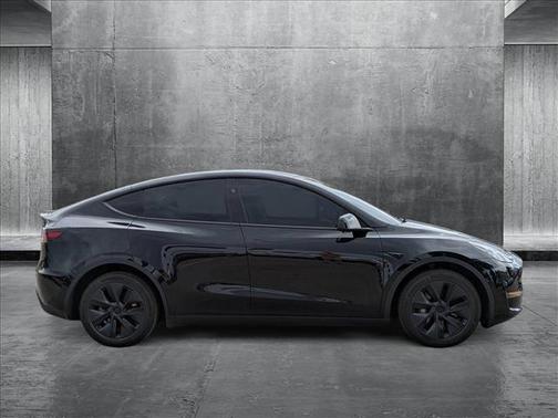 2025 Tesla Model Y Long Range Dual Motor All-Wheel Drive