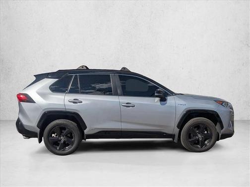 2020 Toyota RAV4 Hybrid SE