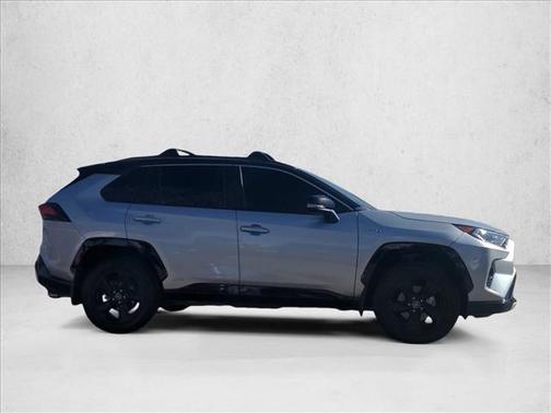 2020 Toyota RAV4 Hybrid SE