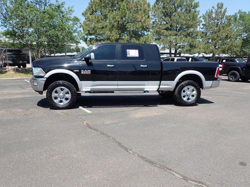 Brilliant Black Crystal Pearlcoat 2016 RAM 2500 Laramie