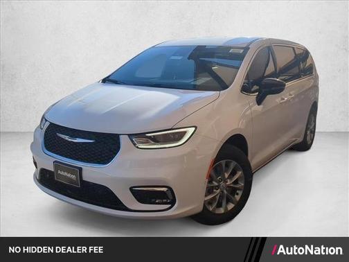 Bright White Clearcoat 2026 Chrysler Pacifica L