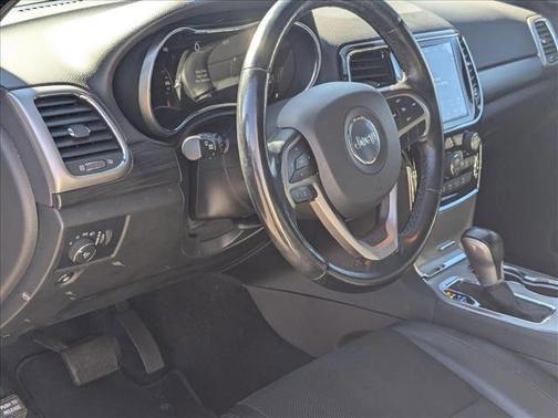 2022 Jeep Grand Cherokee Laredo