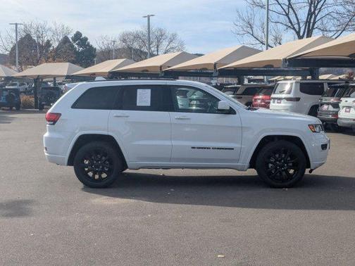 2022 Jeep Grand Cherokee Laredo