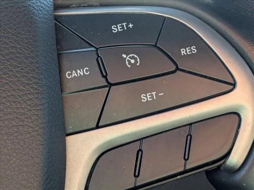 2022 Jeep Grand Cherokee Laredo