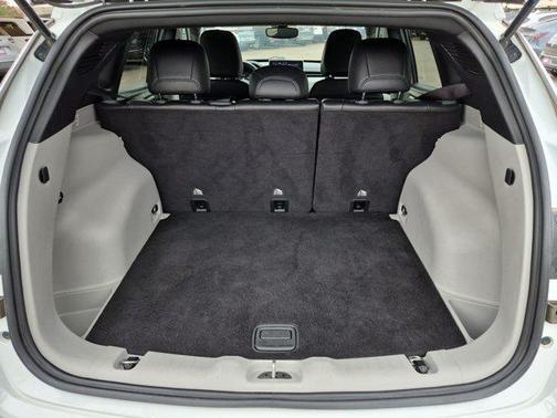 Bright White Clearcoat 2024 Jeep Compass Latitude