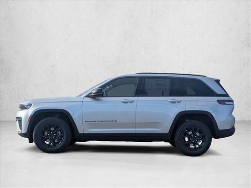 Silver Zynith 2026 Jeep Grand Cherokee Altitude