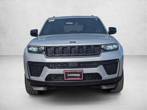 Silver Zynith 2026 Jeep Grand Cherokee Altitude