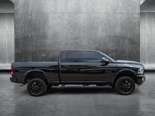 2017 RAM 2500 Laramie Crew Cab 4x4 6'4' Box