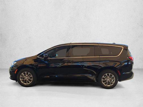 Diamond Black Crystal Pearlcoat 2026 Chrysler Pacifica L
