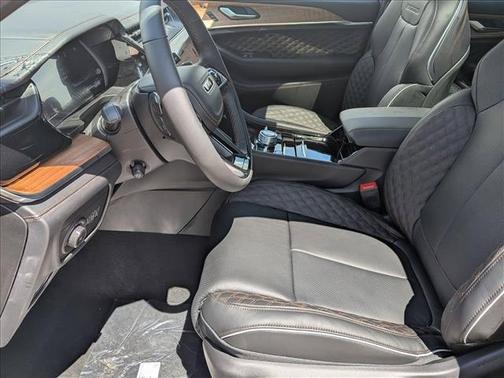 Copper Shino Metallic Clearcoat 2026 Jeep Grand Cherokee Summit