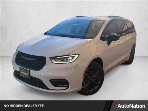 Bright White Clearcoat 2026 Chrysler Pacifica Limited