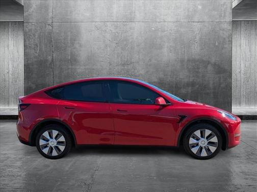 2022 Tesla Model Y Long Range Dual Motor All-Wheel Drive