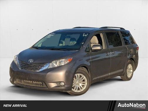 2017 Toyota Sienna XLE