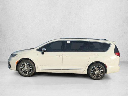 Bright White Clearcoat 2026 Chrysler Pacifica L