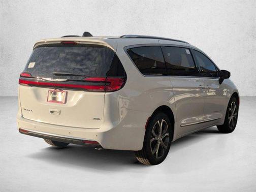 Bright White Clearcoat 2026 Chrysler Pacifica L