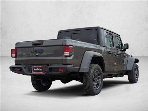 Granite Crystal Metallic Clearcoat 2026 Jeep Gladiator Sport