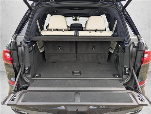Carbon Black Metallic 2022 BMW X7 M50i