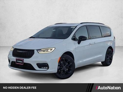 Bright White Clearcoat 2026 Chrysler Pacifica Limited