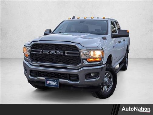 2022 RAM 2500 Tradesman Crew Cab 4x4 6'4' Box