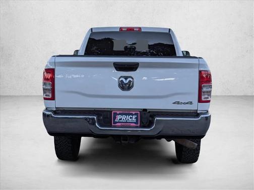 2022 RAM 2500 Tradesman Crew Cab 4x4 6'4' Box