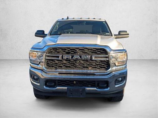 2022 RAM 2500 Tradesman Crew Cab 4x4 6'4' Box
