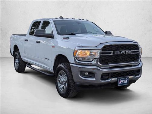 2022 RAM 2500 Tradesman Crew Cab 4x4 6'4' Box