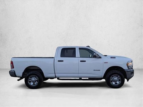 2022 RAM 2500 Tradesman Crew Cab 4x4 6'4' Box