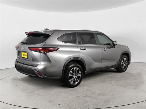 2025 Toyota Highlander Hybrid XLE