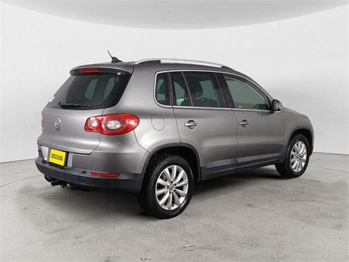 2011 Volkswagen Tiguan SE