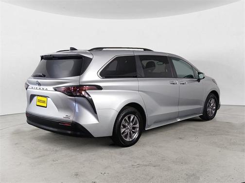 2024 Toyota Sienna XLE 7 Passenger