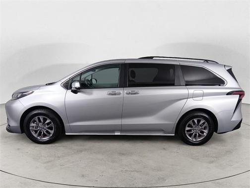 2024 Toyota Sienna XLE 7 Passenger