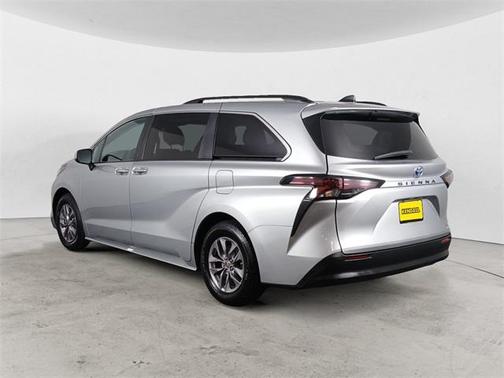 2024 Toyota Sienna XLE 7 Passenger