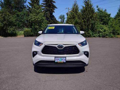 2023 Toyota Highlander LE