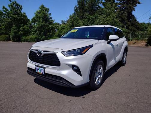 2023 Toyota Highlander LE