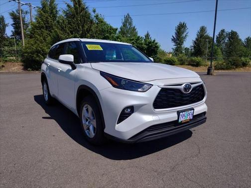 2023 Toyota Highlander LE