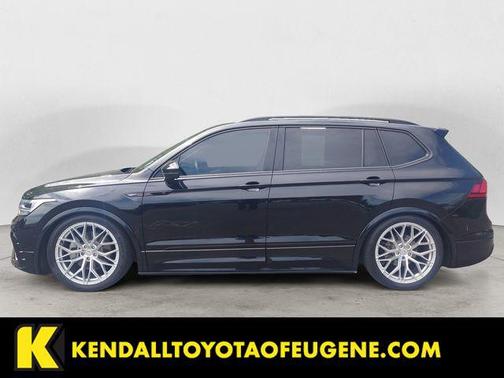 Deep Black Pearl 2023 Volkswagen Tiguan 2.0T SE R-Line Black 4MOTION