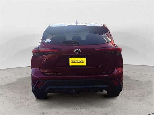 2022 Toyota Highlander LE