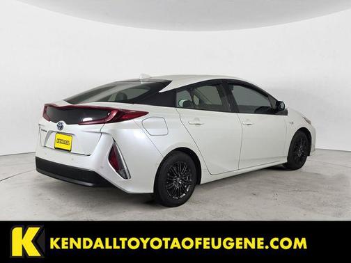 Blizzard Pearl 2017 Toyota Prius Prime Advanced