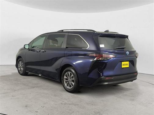 2024 Toyota Sienna XLE 7 Passenger