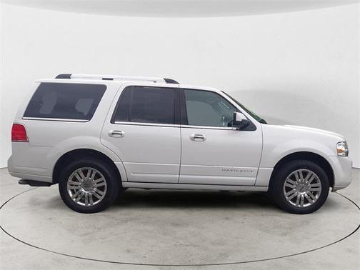 2013 Lincoln Navigator Base