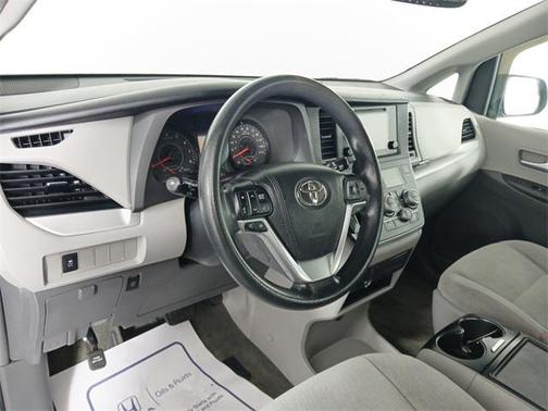 2015 Toyota Sienna LE